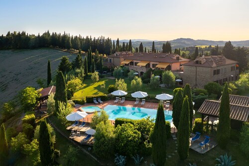 Gemütliche Wohnung mit Pool,  W-LAN, Klimaanlage, TV, Terrasse und Panoramablick, bei San Gimignano