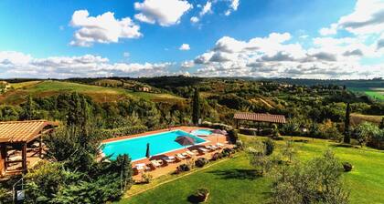 Herrliche Wohnung mit Klimaanlage, W-LAN, Pool, TV, Terrasse und Panoramablick, bei San Gimignano