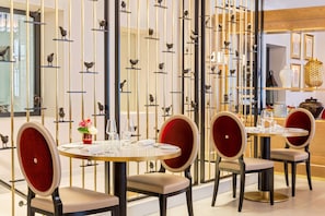 Daily buffet breakfast for a fee - Best Western Premier Hotel & Spa Les Sept Fontaines (Tournus)