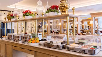 Desayuno buffet (EUR 21 por persona)