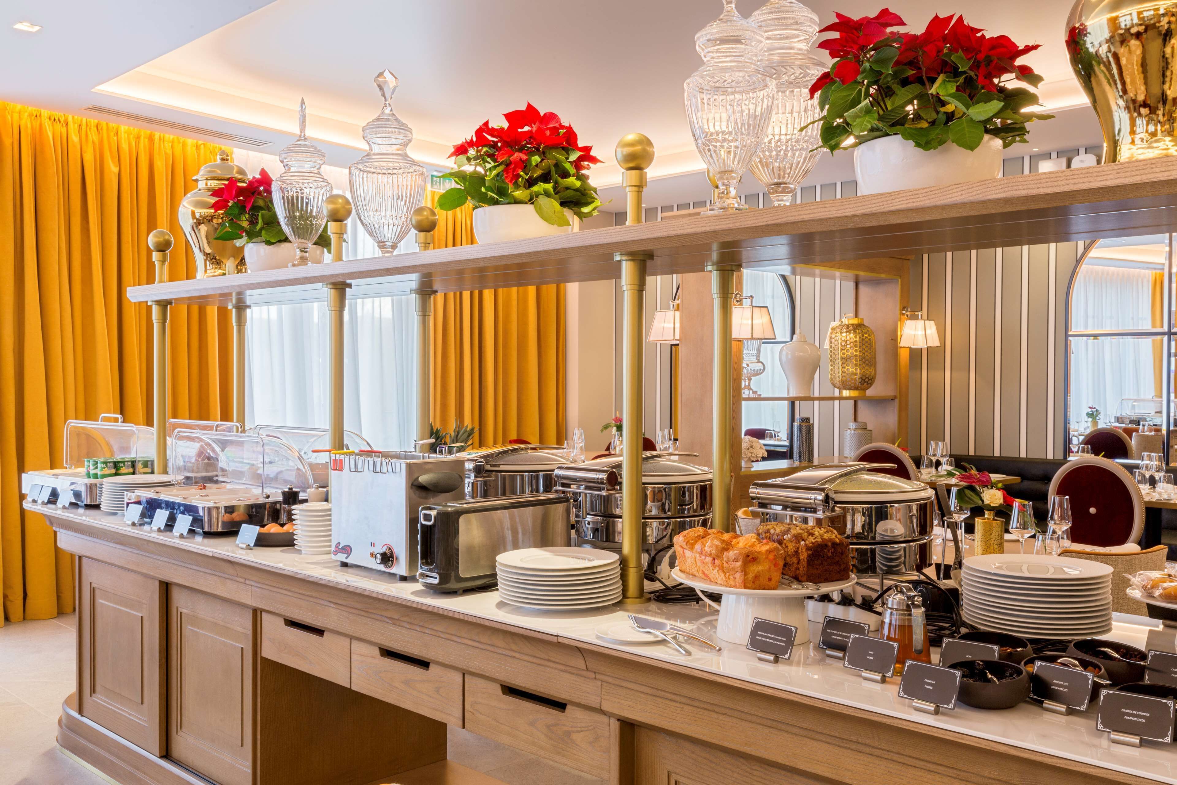 daily buffet breakfast (eur 21 per person)