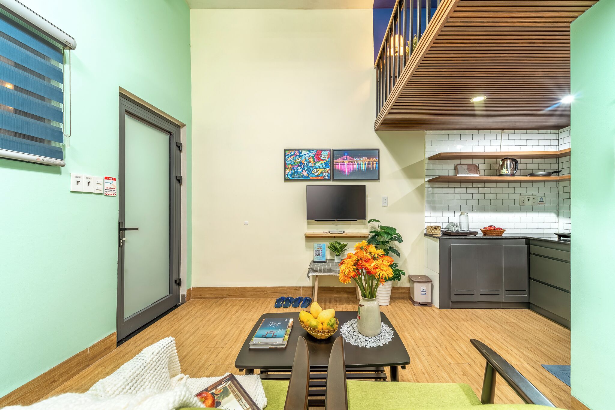 City Studio | Premium bedding, pillowtop beds, desk, laptop workspace