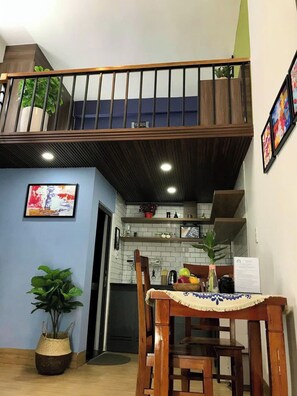 City Studio | In-room dining - Cosy House Da Nang (Da Nang)
