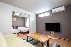 تلفزيون بشاشة مسطحة