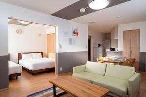 تلفزيون بشاشة مسطحة