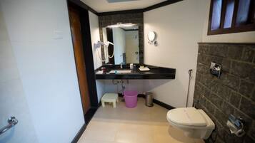 ๋๋ญ์ค๋ฃธ | ์์ค | ์ค์ ์์ค, ๋ ์ธํด ์ค์๊ธฐ, ํ์