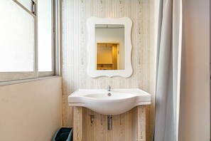 Bathroom - Alanda Hotel & Apartment Pinklao Bangkok (Bangkok)