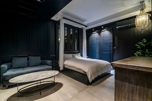 Premium bedding, down duvets, blackout curtains, free WiFi - Olivia Boutique Hotel (Sanxing)