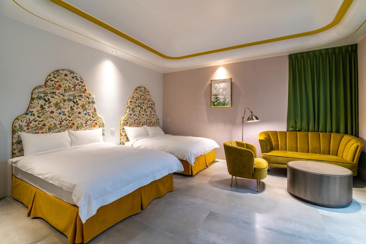 Roupas de cama premium, edredons de pluma, cortinas blackout