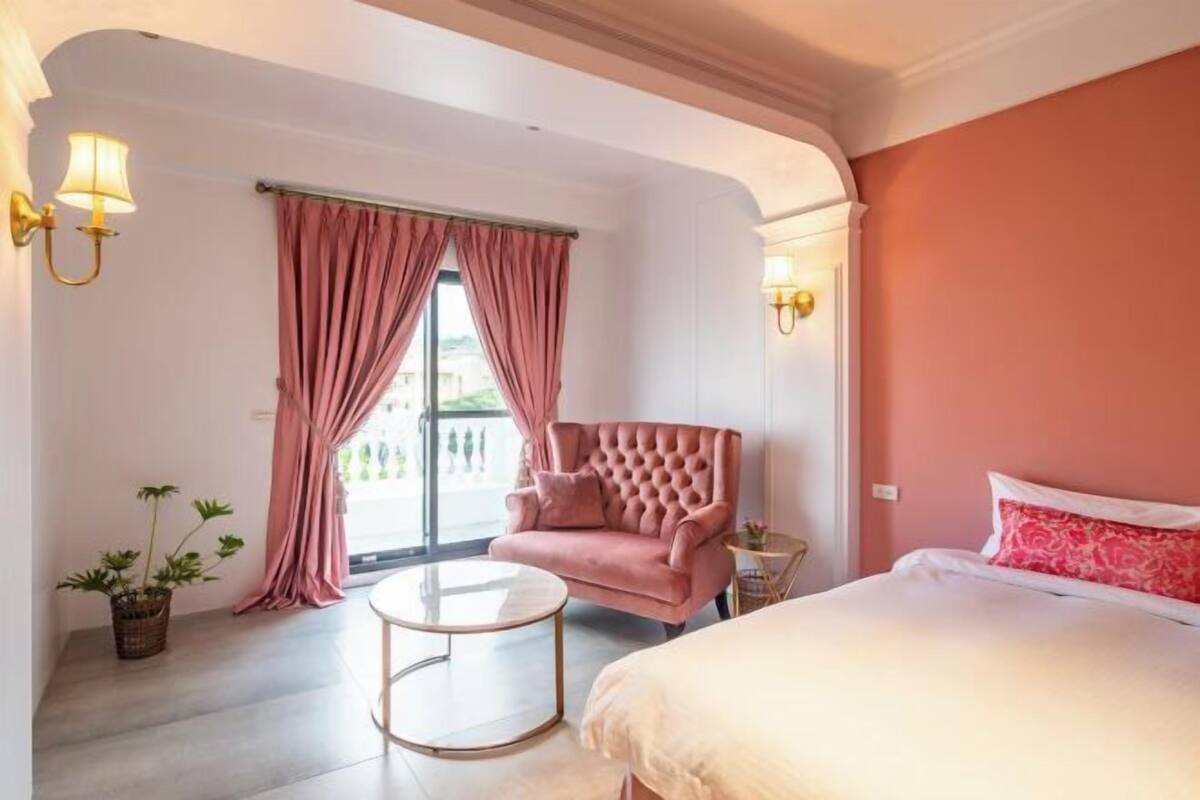 Premium bedding, down duvets, blackout curtains, free WiFi