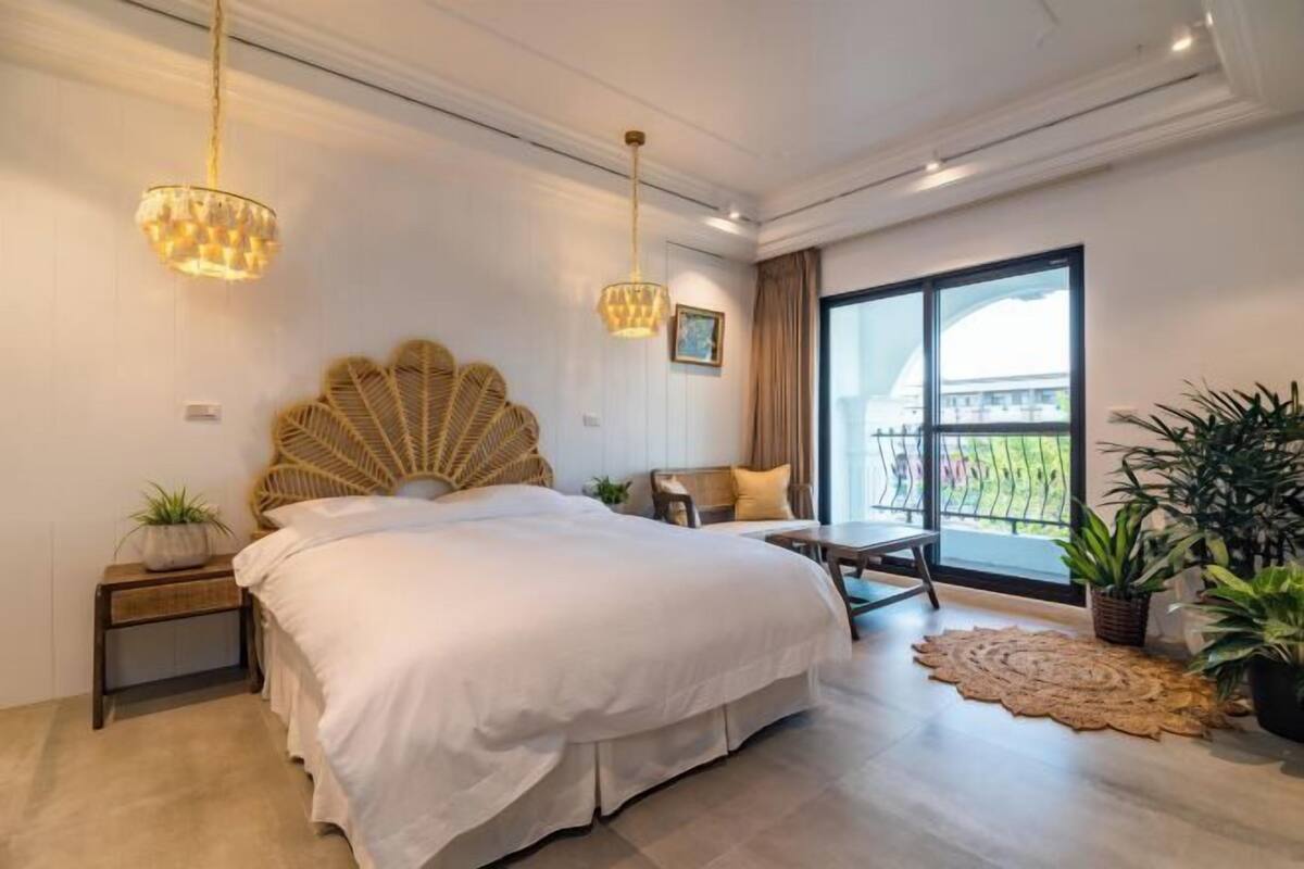 Premium bedding, down duvets, blackout curtains, free WiFi