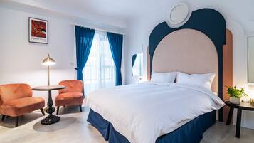 Roupas de cama premium, edredons de pluma, cortinas blackout