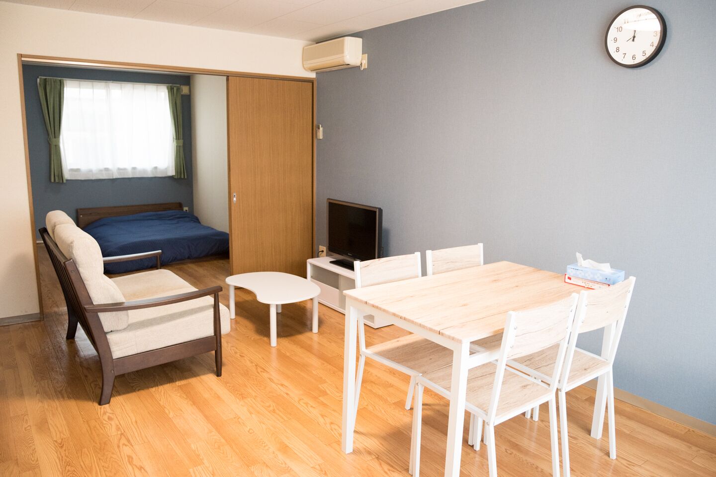 客室内のダイニングエリア