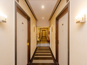 Lobby - Tuliip Residency (Mumbai)