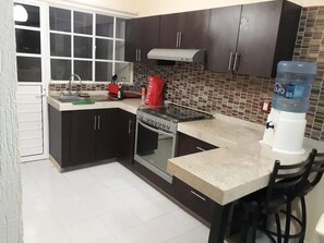 Fridge, stovetop, coffee/tea maker, blender - Ya sea por trabajo o vacaciones!!!Ven a Chiapas y siéntete como en casa!!! (Tuxtla Gutiérrez)