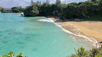 Playa privada y playa de arena blanca