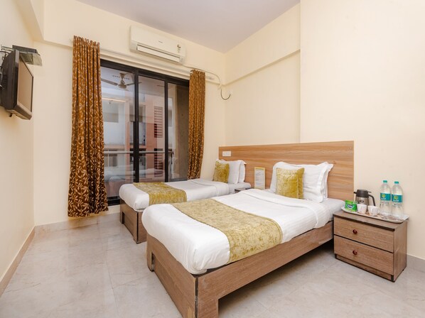 Iron/ironing board, free WiFi, bed sheets