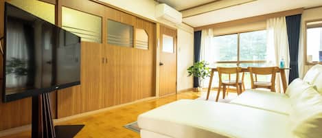 House, 2 Bedrooms | Living area | Flat-screen TV