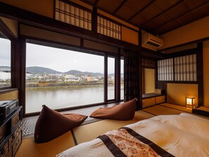 Deluxe Villa River View (Kamogawa-an) | In-room safe, individually decorated, individually furnished - K's Villa Kamogawa and Matsumi (Kyoto)