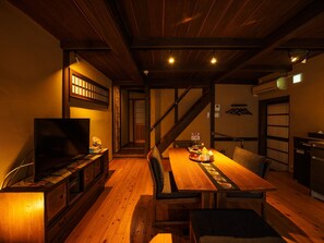Biệt thự Tiêu chuẩn, không hút thuốc (Non River View, Matsumi-an) | Phòng khách | TV màn hình phẳng, đầu đĩa DVD, sàn nhà có sưởi 