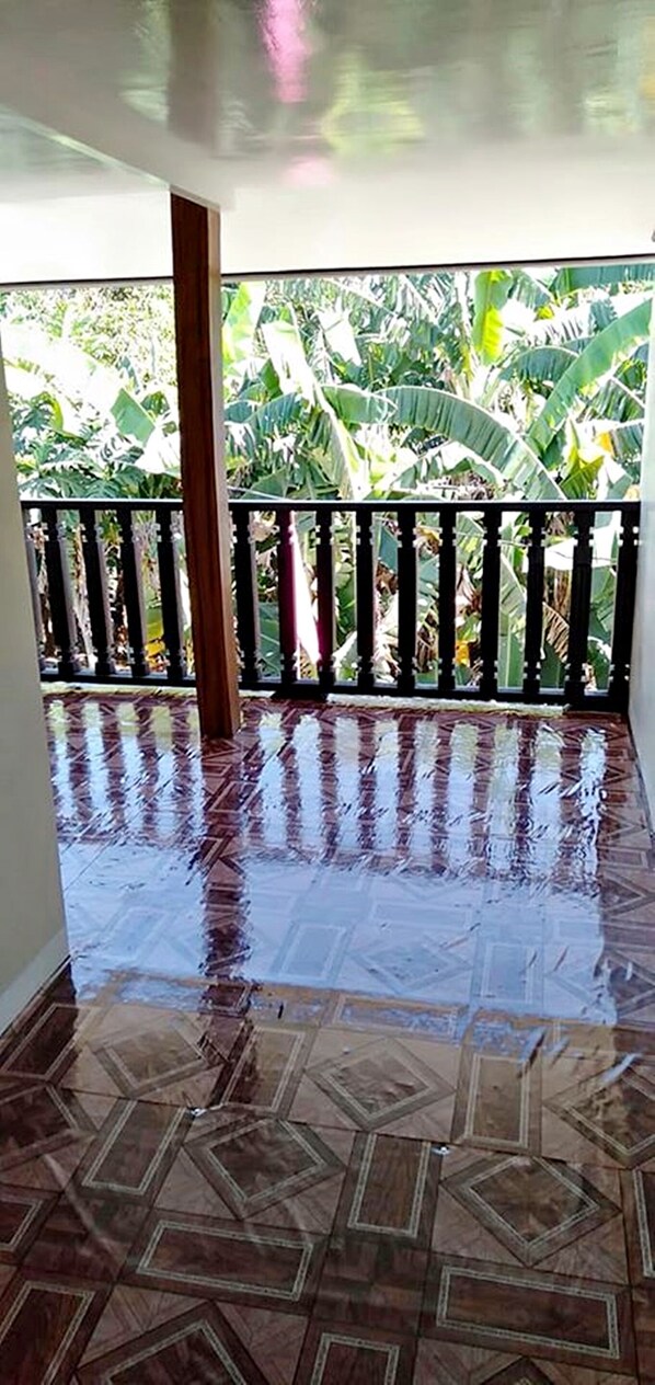 Terrace/patio - Edward Lodge (Carabao Island)