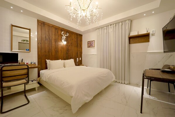 In-room safe, individually decorated, individually furnished, free WiFi - February Hotel Busan Gangseo Annex Building (Busan)