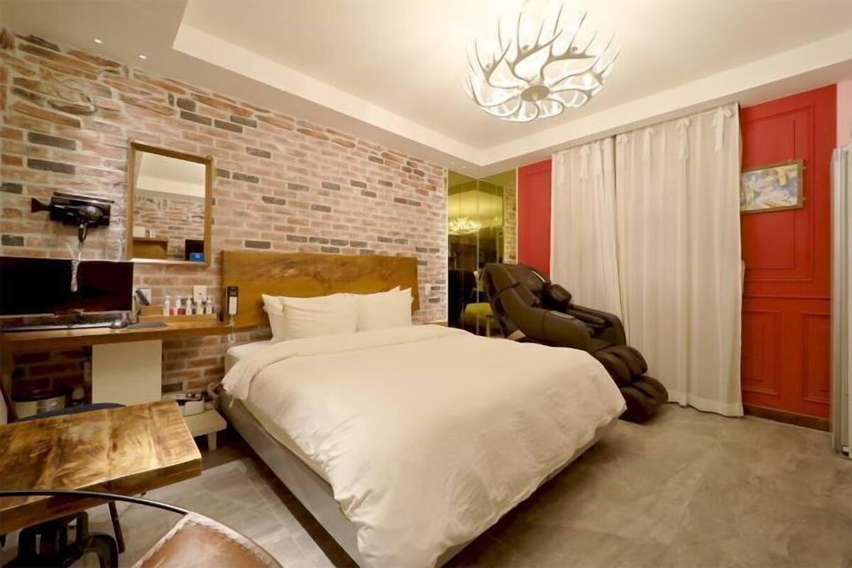 In-room safe, free WiFi, individually decorated, individually furnished