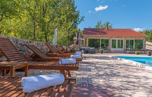 Gorgeous home in Knin with kitchen