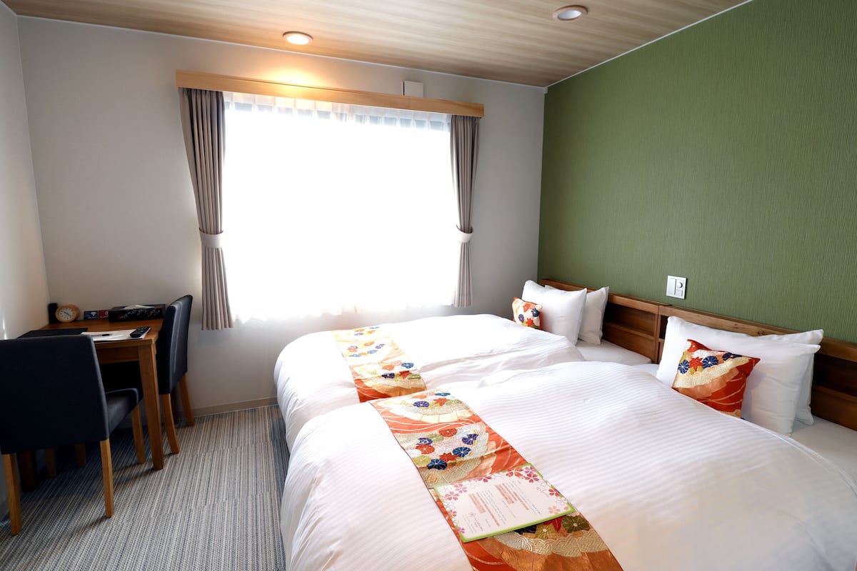 Economy Twin Room