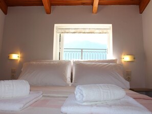 1 bedroom, in-room safe, iron/ironing board, free WiFi