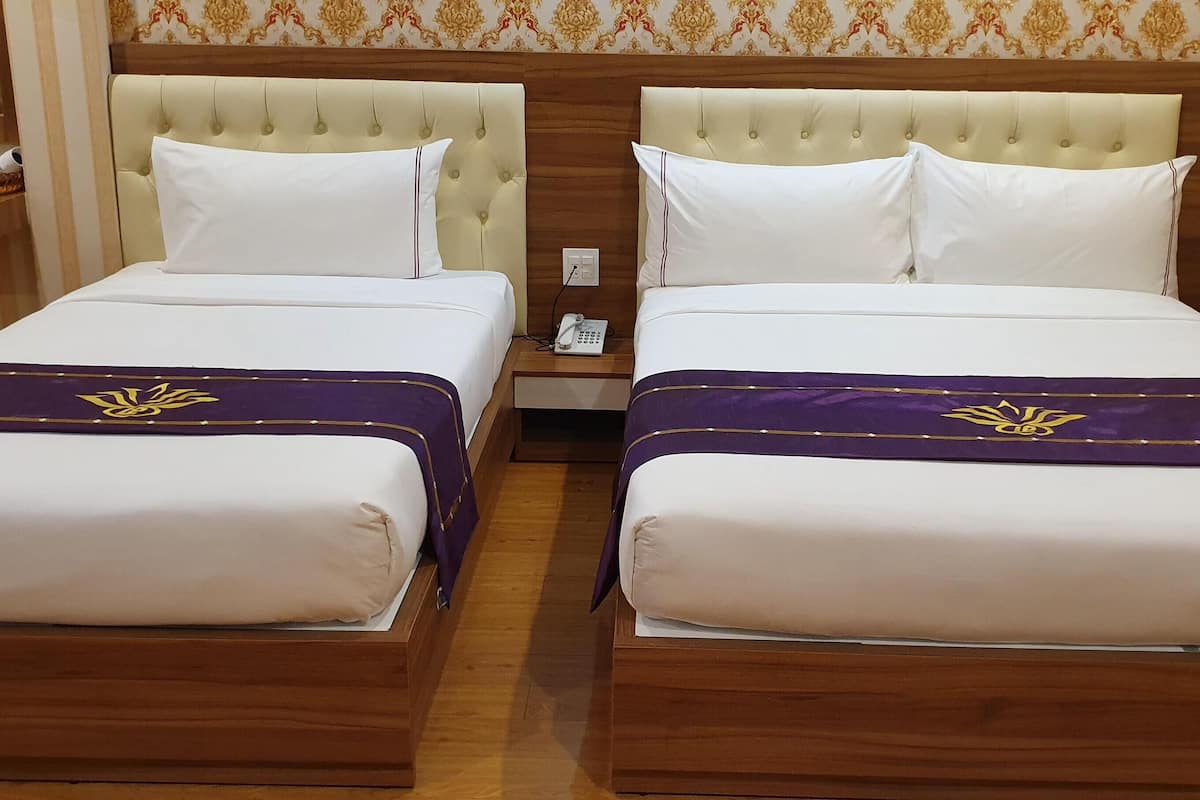 Triple Room | Minibar, desk, soundproofing, free WiFi