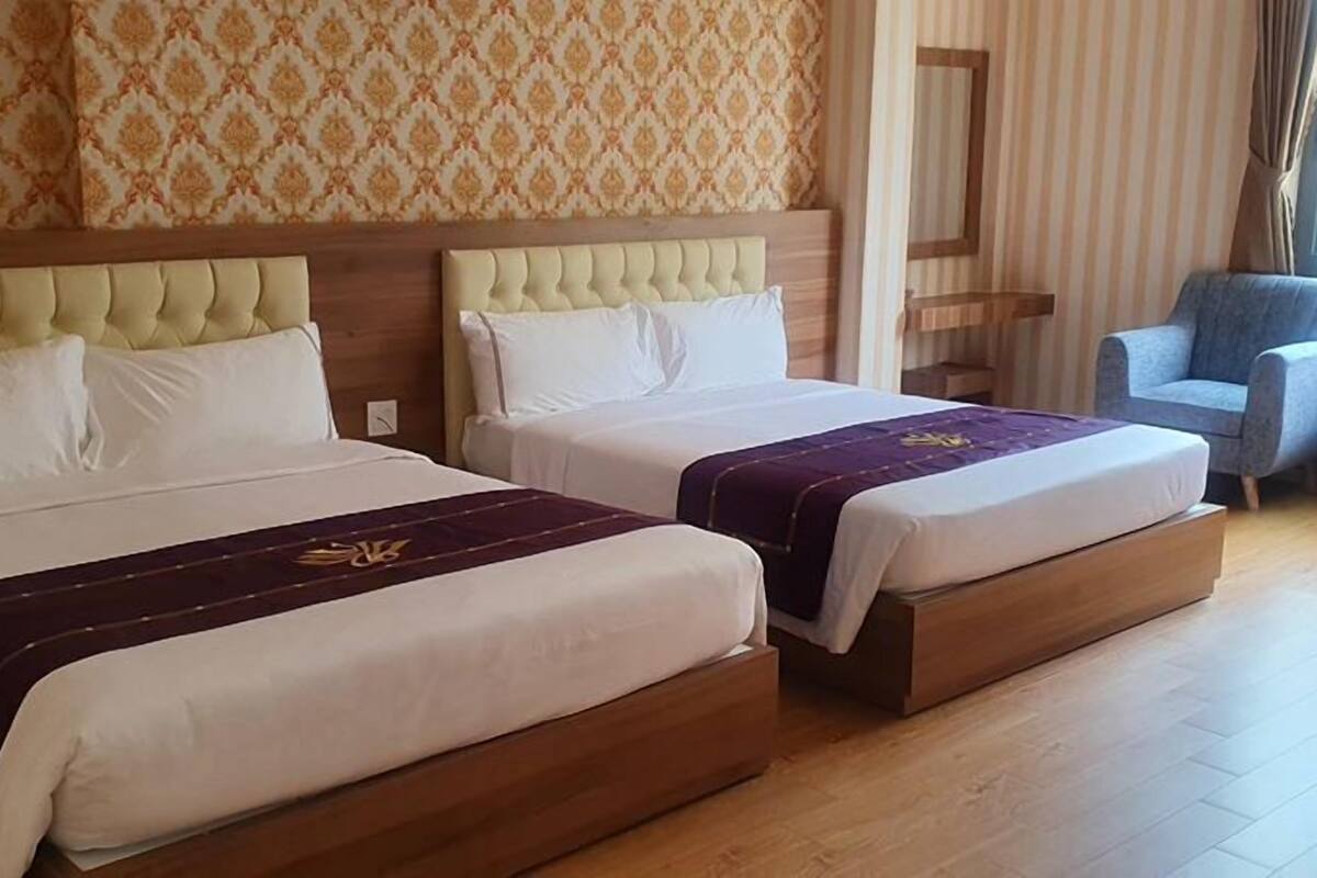 Quadruple Room | Minibar, desk, soundproofing, free WiFi