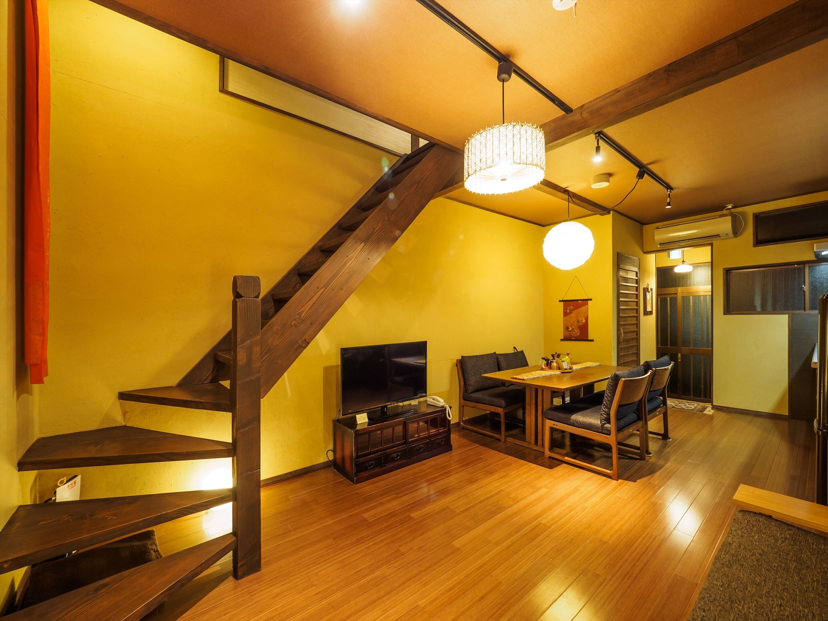 K's Villa Takasegawa-tei | Living area | 32-inch flat-screen TV with digital channels, TV