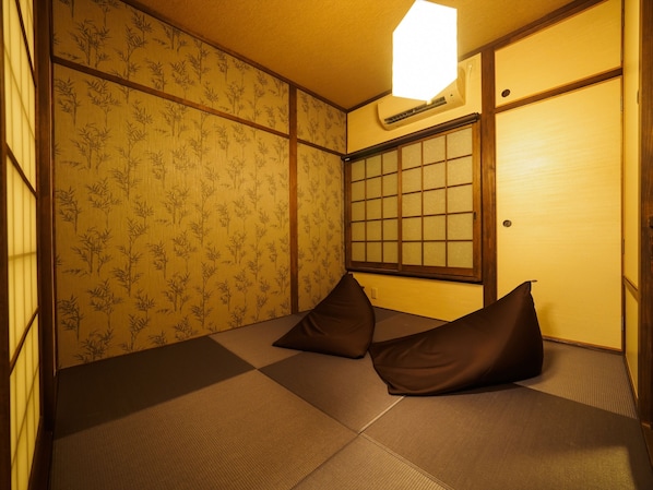 Casa (K's Villa Takasegawa-tei) | 2 habitaciones, caja de seguridad en la habitación y cortinas blackout 