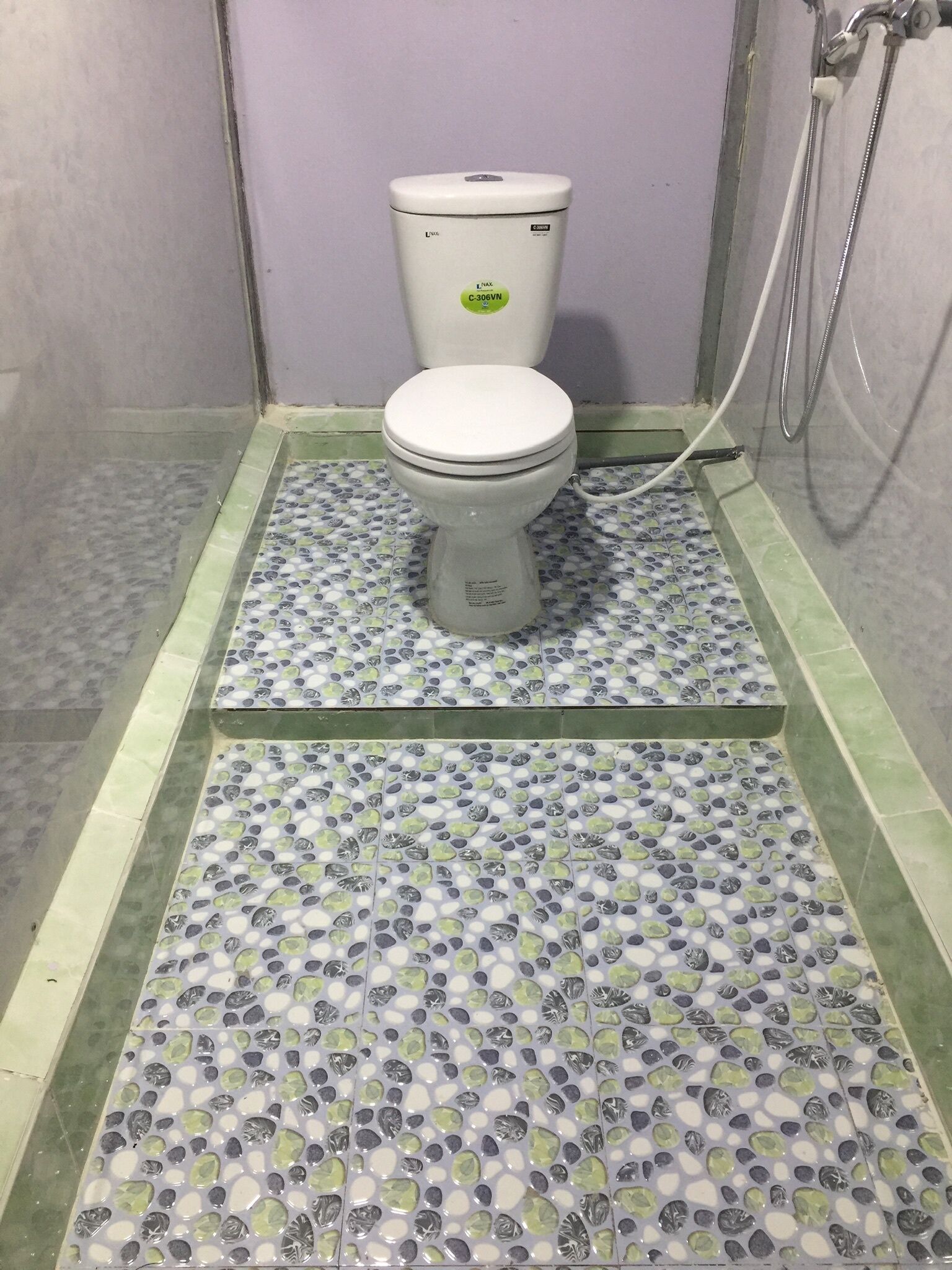 Single Room | Bathroom | Shower, free toiletries, slippers, towels