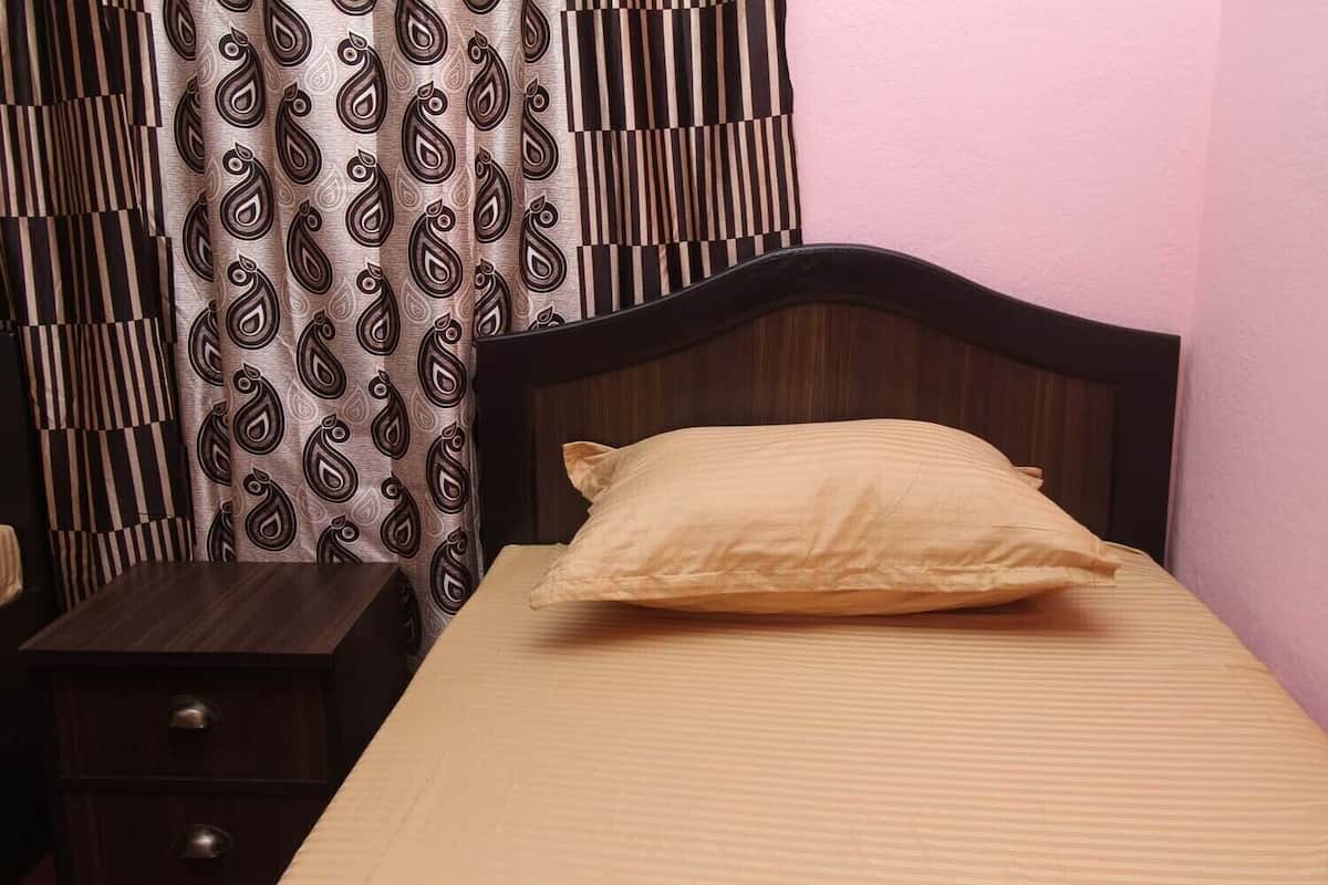 Habitación básica con 2 camas individuales | Wifi gratis