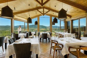Dining - Torre DEL Marques (Monroyo)