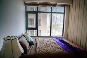 2 habitaciones y espacio para trabajar con laptop 