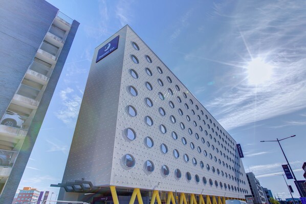 Exterior - Premier Inn Cardiff Bay (Cardiff)