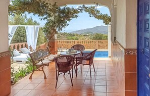 Outdoor dining - Amazing home in Frigiliana (Frigiliana)