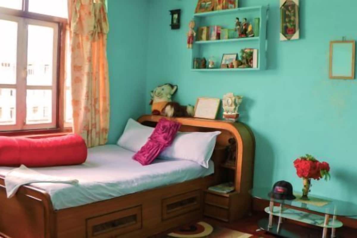 Basic-Doppel- oder -Zweibettzimmer, 1 Schlafzimmer, Hügelblick | Wohnzimmer