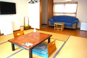 Quarto tradicional (Japanese Style) | Cofres nos quartos, Wi-Fi de cortesia