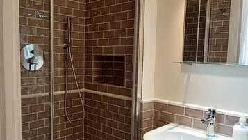 Standard Room, 1 Bedroom | Bathroom