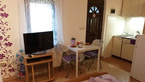 Estudio (Apartment)