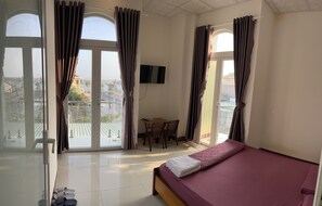 Minibar, iron/ironing board, free WiFi, bed sheets - Homstay Hoài Tâm (Phan Thiet)