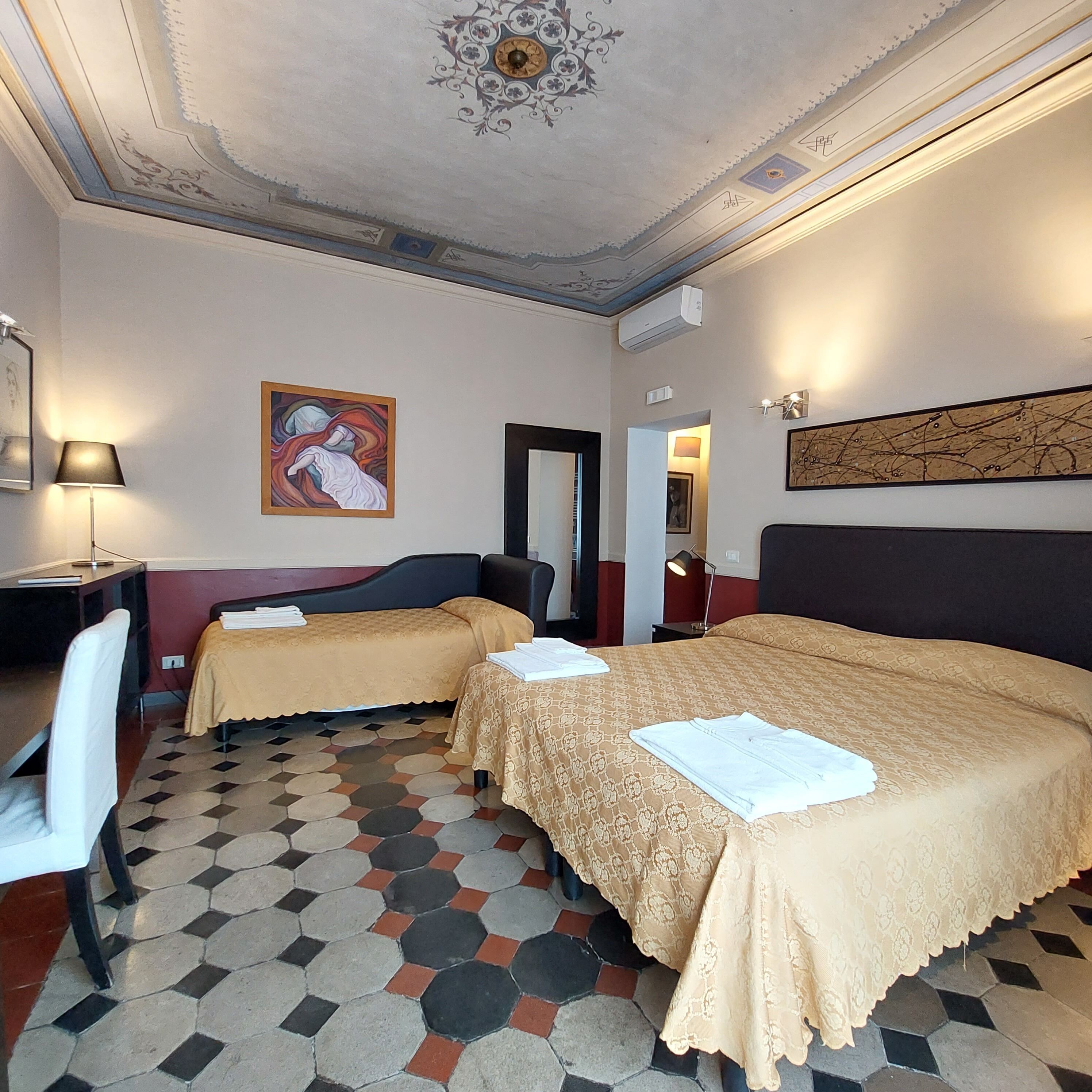 Superior-værelse til 3 personer - byudsigt (Tango) | Gratis Wi-Fi, sengetøj