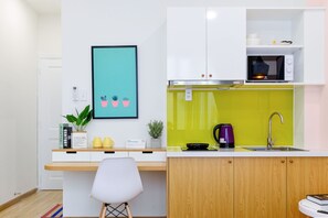 Luxury Studio, 1 Queen Bed, Non Smoking | Private kitchenette | Fridge, microwave, stovetop, electric kettle - Cozrum Homes Rivera Corner (Ho Chi Minh City)