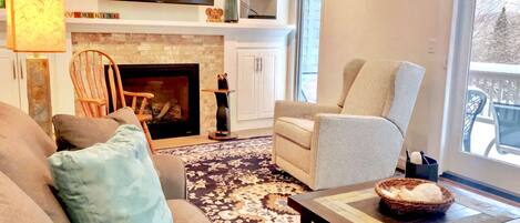 Télévision, cheminée