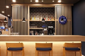 住宿內酒吧