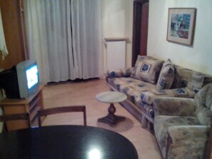 Apartment | Living area | TV - Apartments Robi (Medulin)